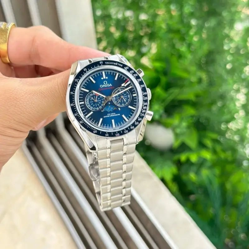 Omega Speedmaster Moonphase Chronograph Blue Dial 3