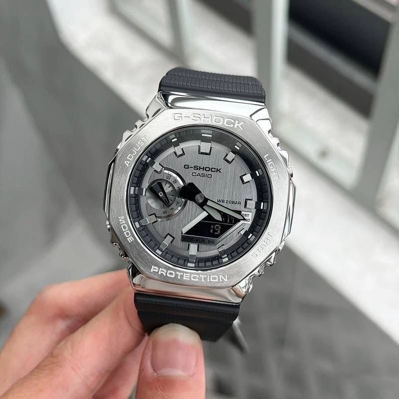 G Shock GM 2100 1ADR Silver Analog-Digital 2