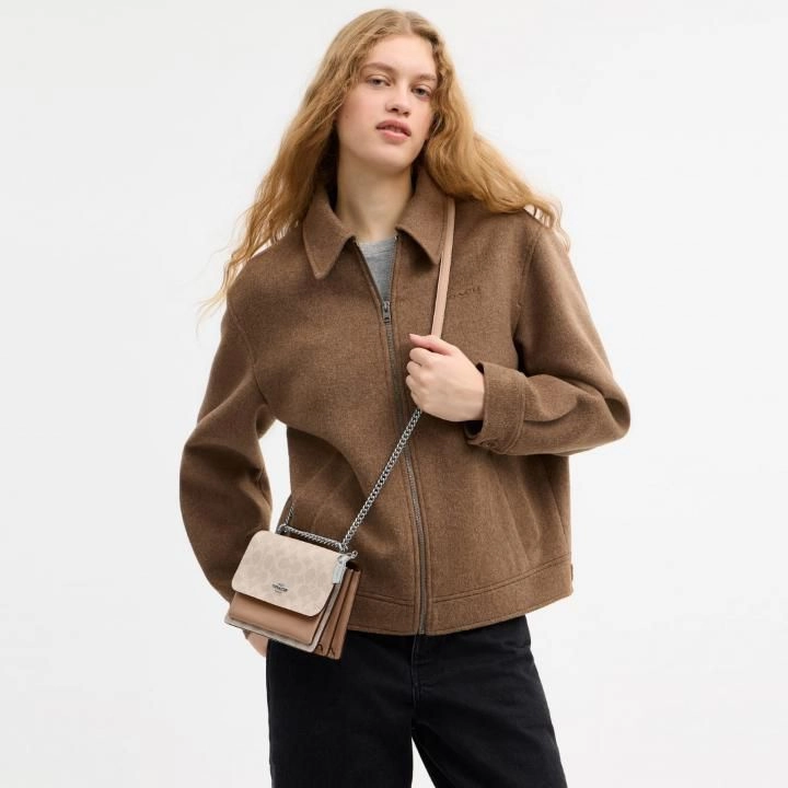 Coac_crossbody lady bed with box carrybag 6746 2