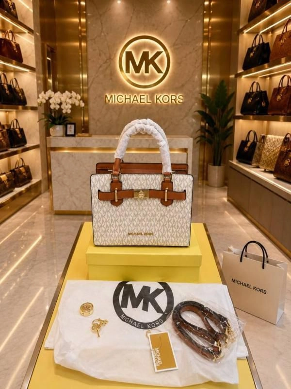 Michaeel kors mk hamilton Satchel Bag With Ogbox Lockey & All Accessories