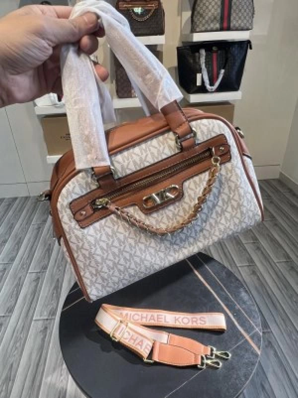 Michael_kor_Williamsburg Medium Logo Tote Bag 2015 3