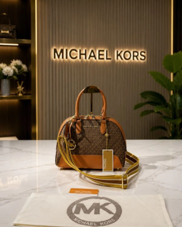 Michael kor alma bag with dust bag 6519 1