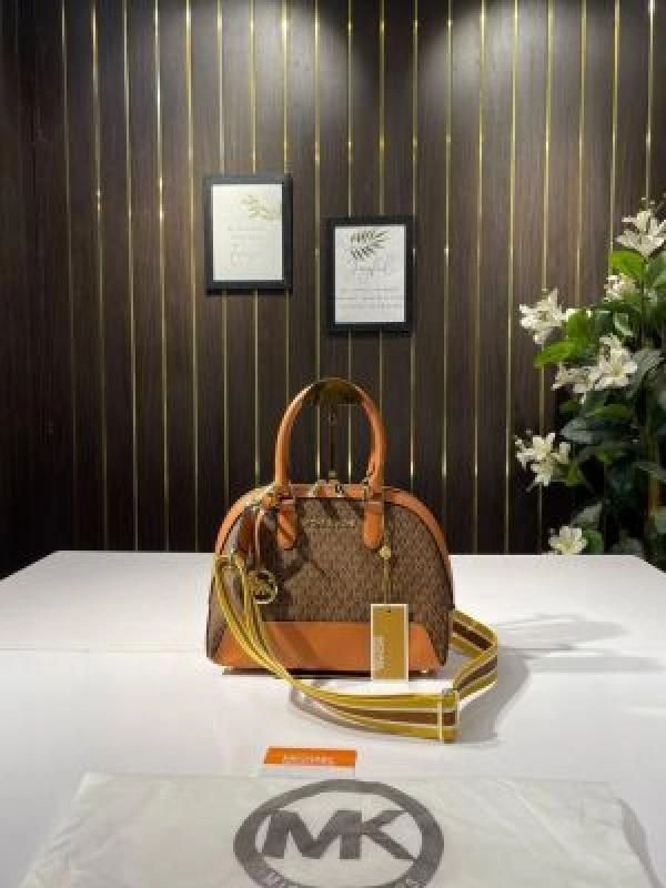 Michael kor alma bag with dust bag 6519 2