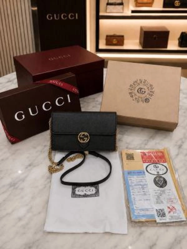 Gucc pre-owned interlocking handbag with double box packing 5090