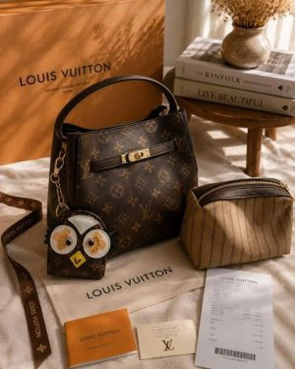 Loui_viutton_LV bucket_bag_with_branded_box_5042 4