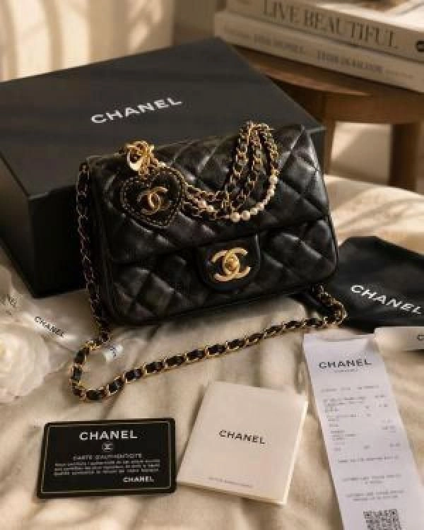 chane-quilted-cc-crush-mini-flap-black-purse-with-folding-box-2072 2