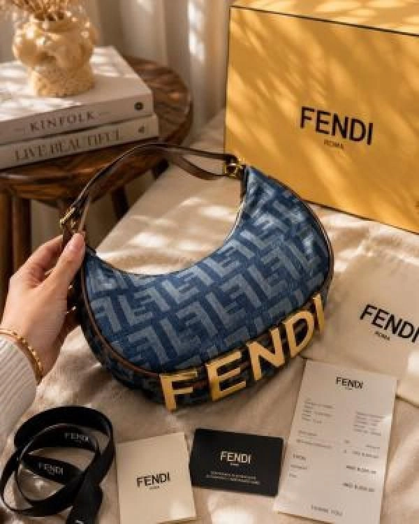 FEND FENDGRAPHI MOON HANDBAG WITH BOX 6681 1