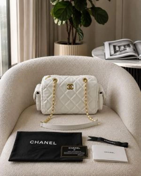 CHANE BOWLING QUILTED HANDBAG WITH BOX 6670 1