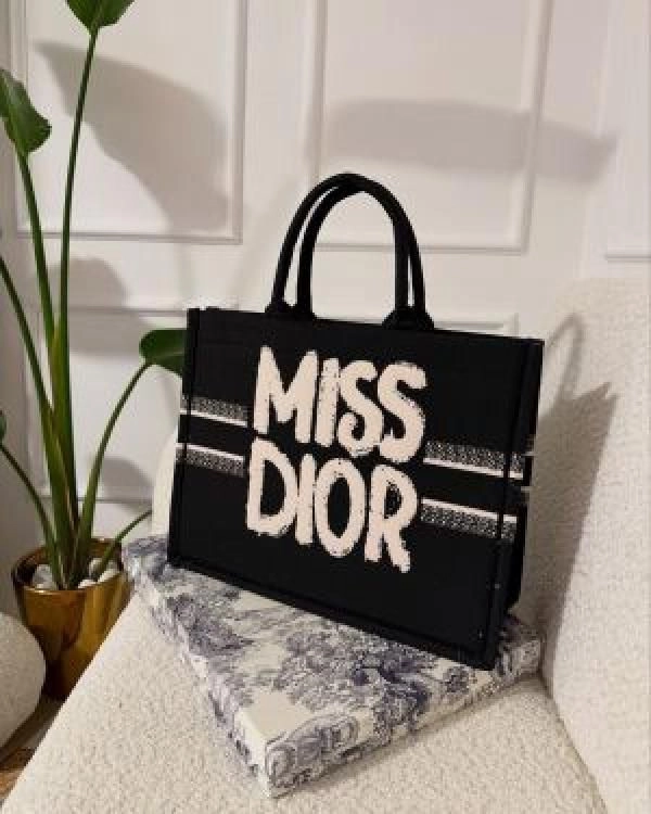 Christian Sale Miss Book Tote With OG Box carrybag 5135 1