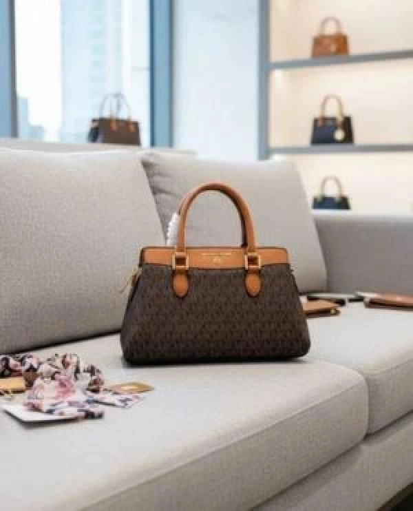 Michaell Kor Arden Satchel With Dust Cover box 6497 1