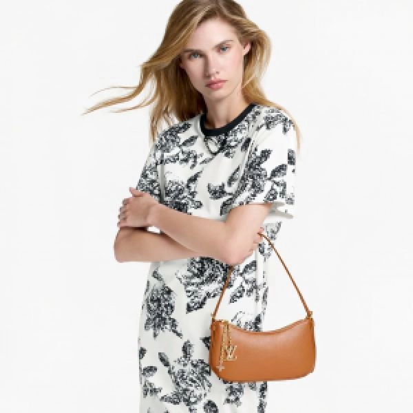 Loui Vuitton pochette bloom with box 6149 1