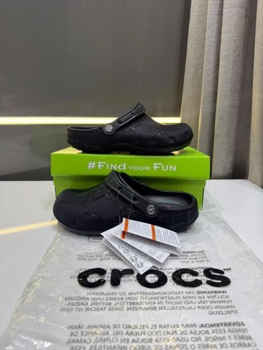 CROCCS X MARVEL BLACK SPIDERMAN CLOG FIX 2