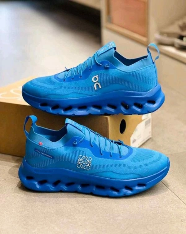 Loewe X on cloudtilt electric Blue Fix 3