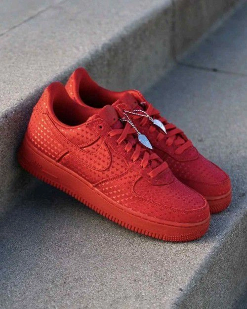 Nikkee AIR FORCE 1 RETRO VALENTINES DAY 1
