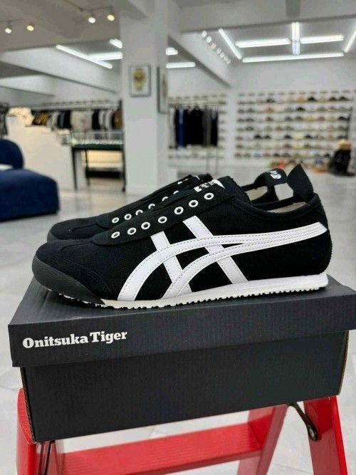 Onittsukkaa tiger slipon black white 2