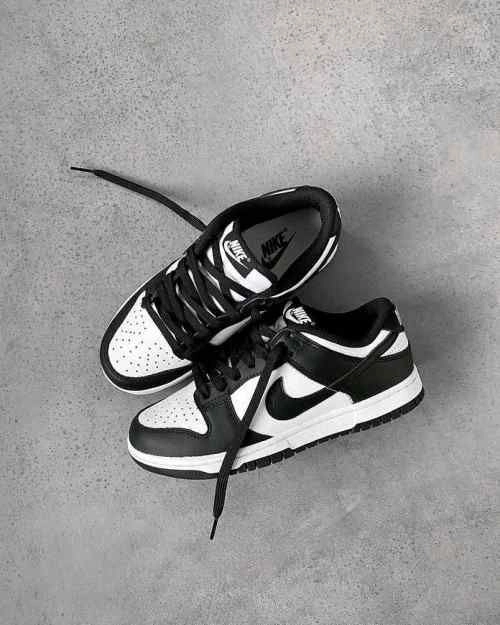 Nikkee Sb dunk Low panda Black white 2