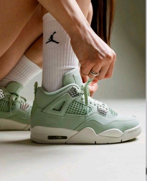 Air Jordan 4 Retro Abundance 2