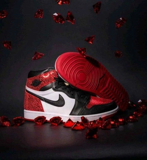 Air Jordan 1 Retro High OG Ruby fix 4