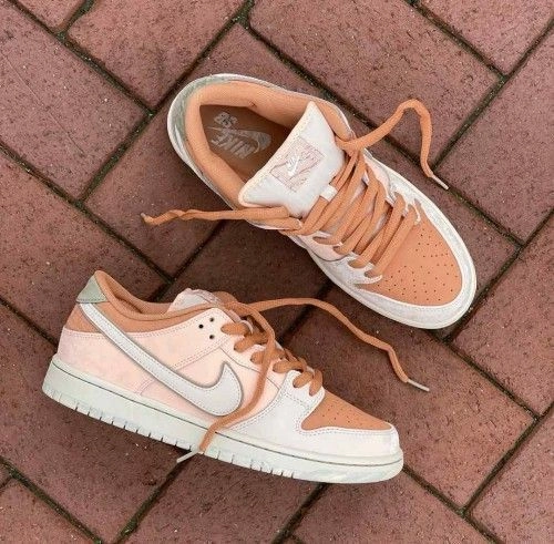 Nikkee SB Dunk Low Pro Crimson Tint Amber Brown 1