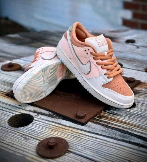 Nikkee SB Dunk Low Pro Crimson Tint Amber Brown 2