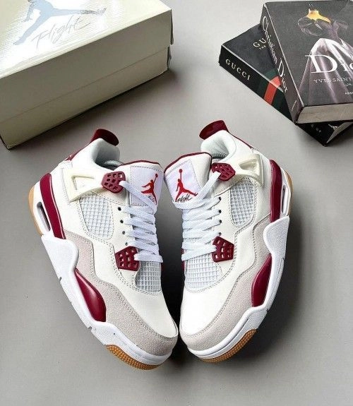Nikkee SB x air jordan 4 varsity red 3