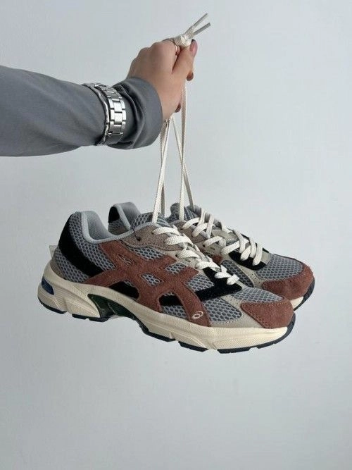 Asiccss hal Studios X Gel 1130 eart