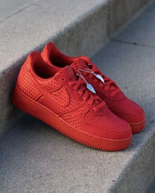 Nikkee AIR FORCE 1 RETRO VALENTINES DAY 1