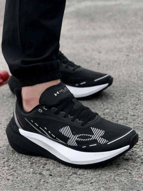 Underr Armourr Velociti Distance 1