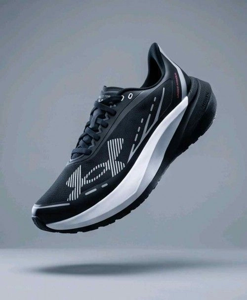 Underr Armourr Velociti Distance 4