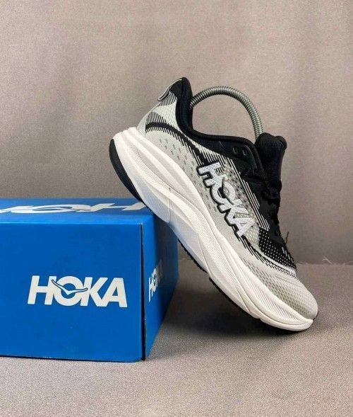 Hoka Skyflow Wide Black White 1