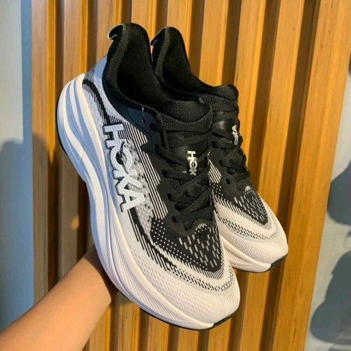 Hoka Skyflow Wide Black White 3
