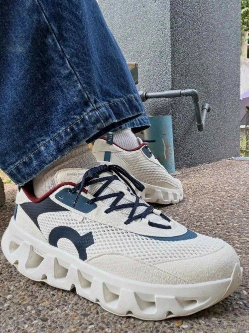 On Cloud X Kith K-Tech 2 White Real Teal 3