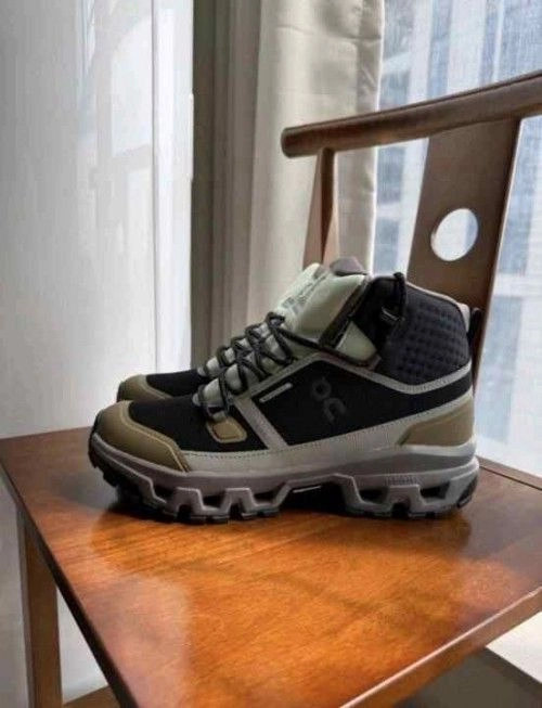 ON Cloudrock Mid Waterproof WP Boots Multi 1