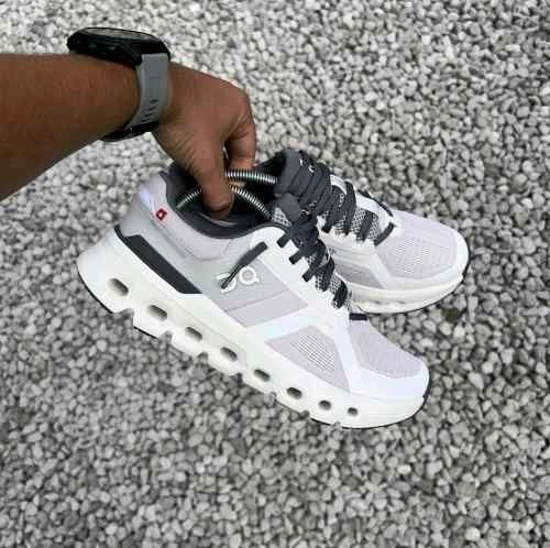 on Cloudrunner 2 White-Frost 3