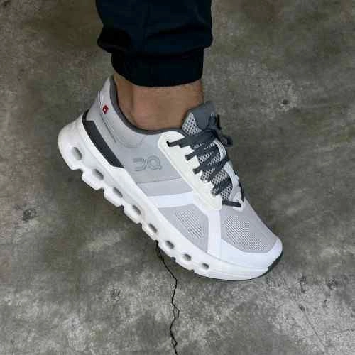 on Cloudrunner 2 White-Frost 4