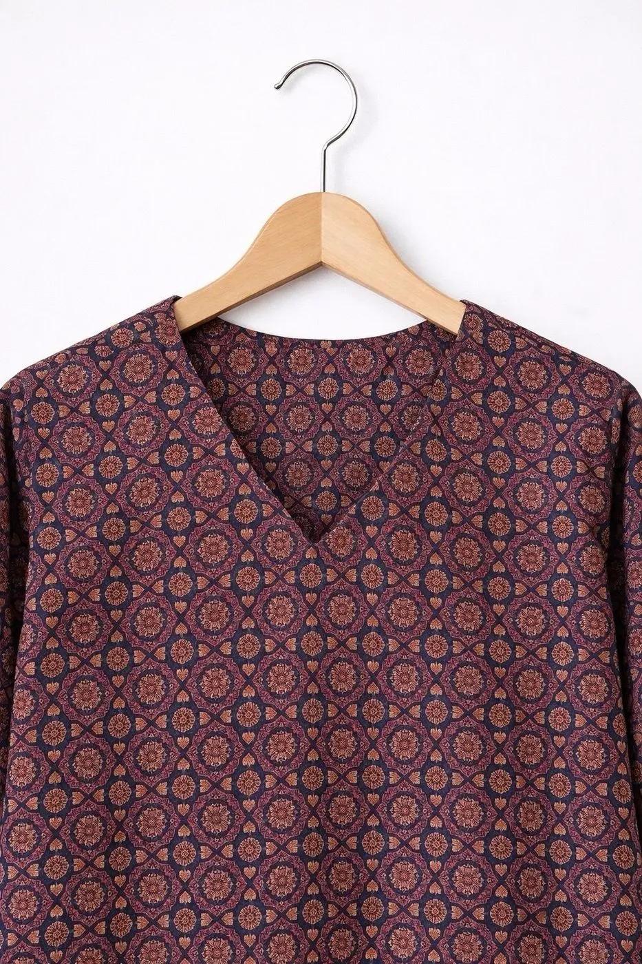 Maroon Ethnic Print High-Slit Kurta 4