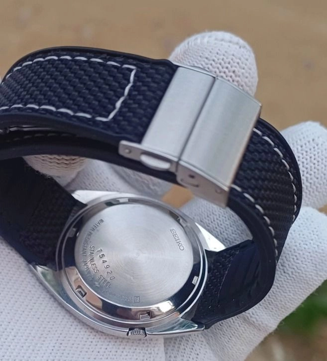 Beautiful Vintage Seiko 5 Automatic 4