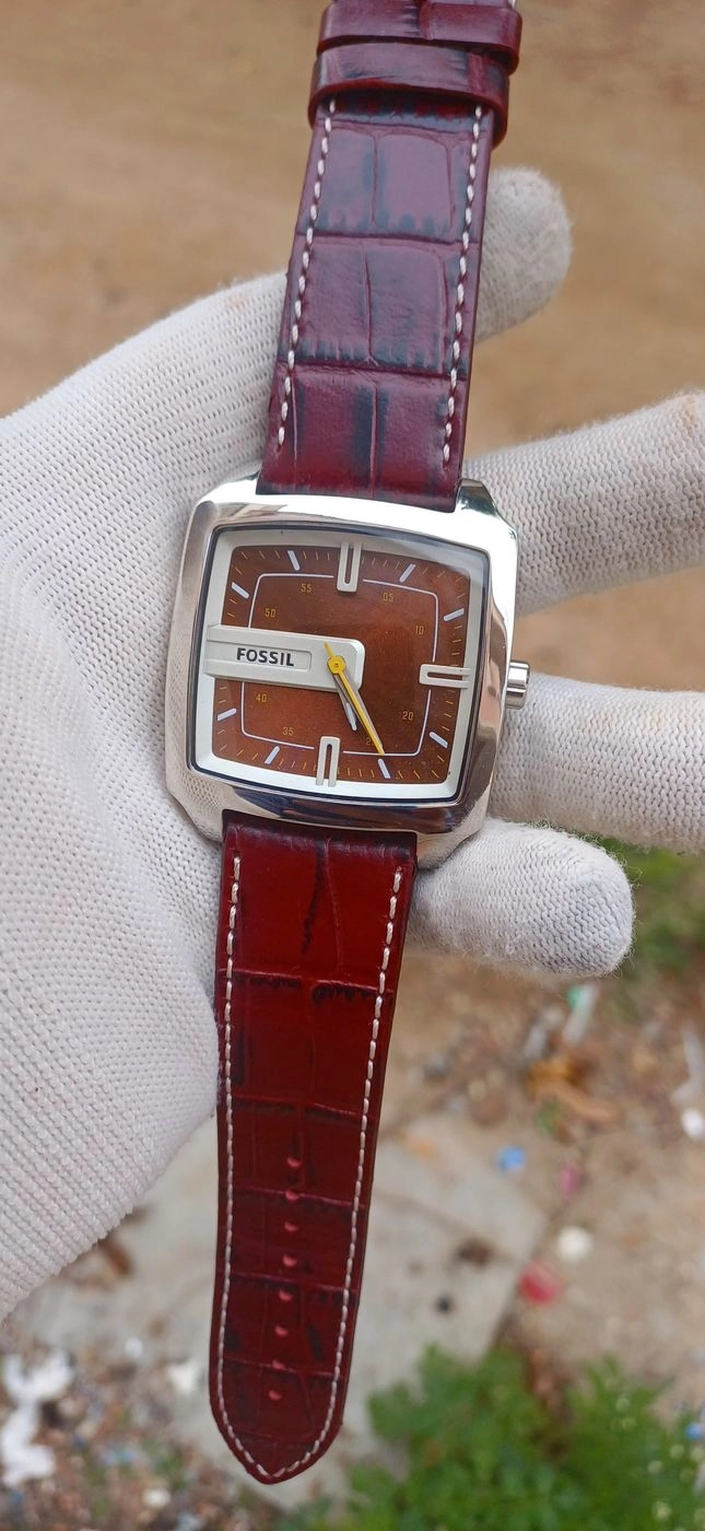 BEAUTIFUL FOSSIL CLASSIC TIMEPIECE 1