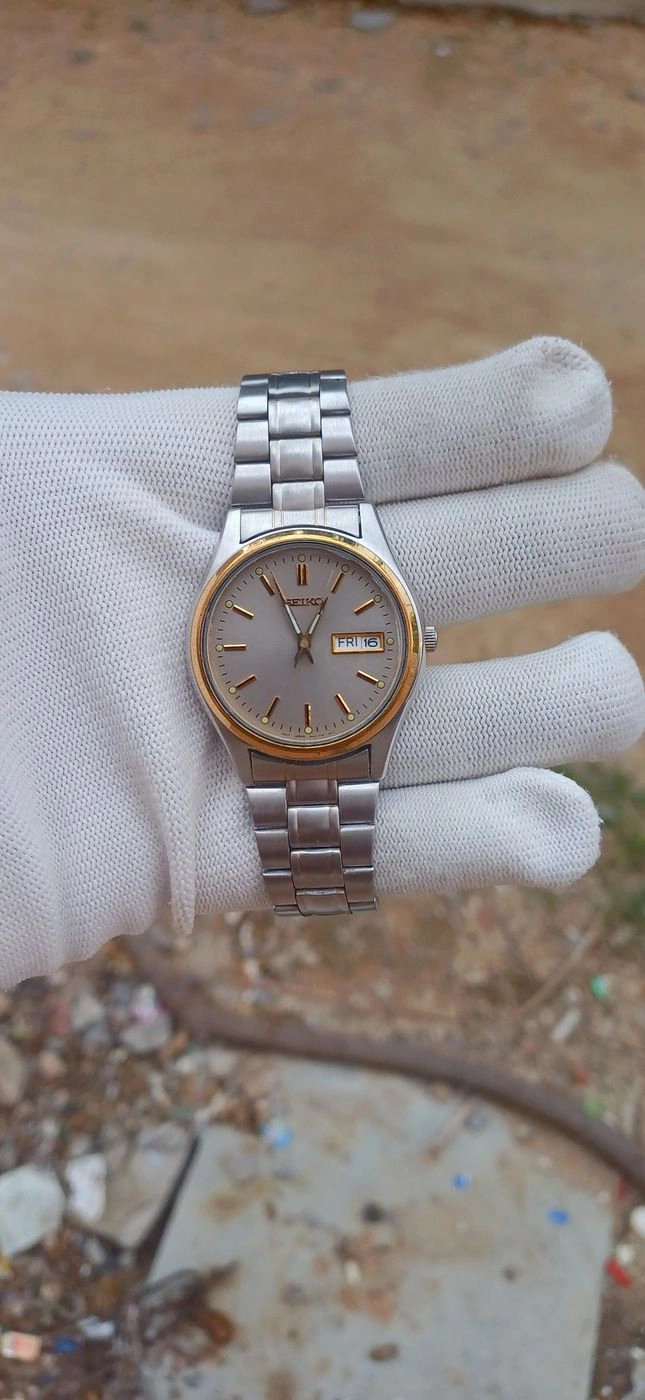 Vintage Seiko Classic – Quartz 1