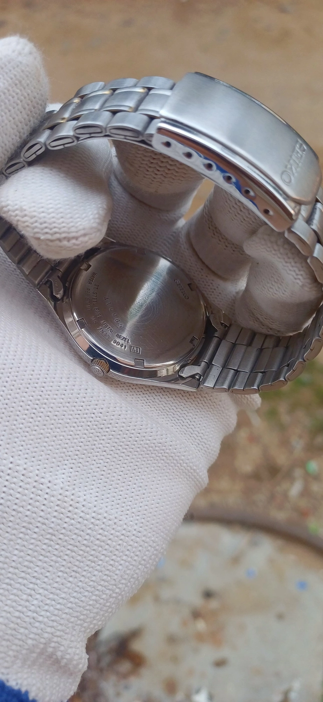 Vintage Seiko Classic – Quartz 4