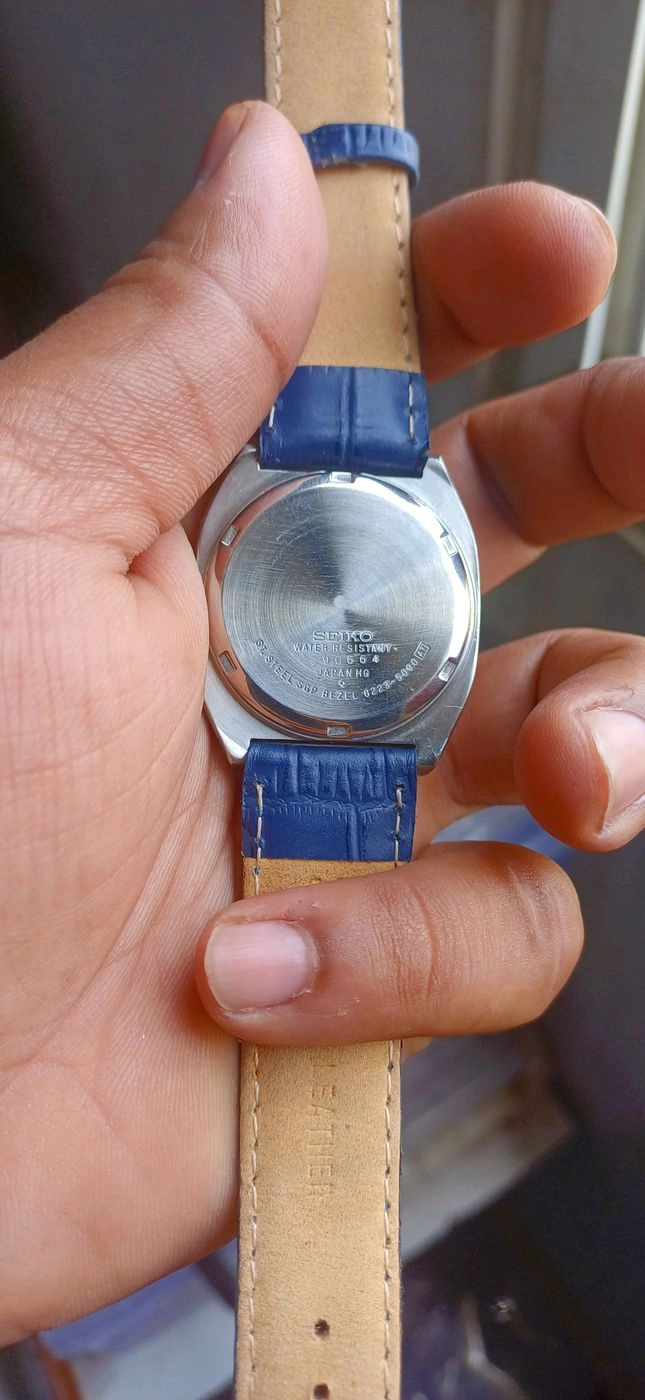Vintage Seiko 5 Classic – Quartz 3