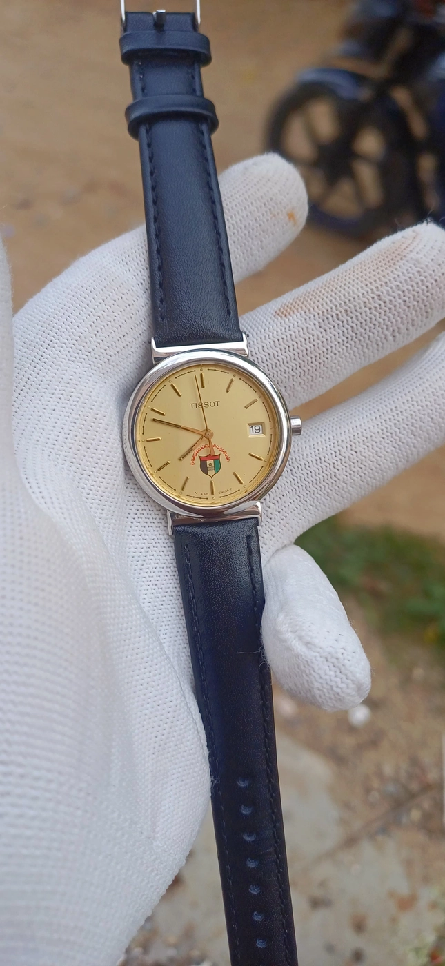Swiss Made Tissot Classic Date – Unisex 3