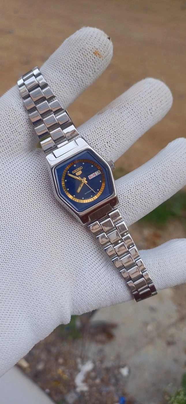Vintage Seiko 5 Automatic – Ladies Watch 3