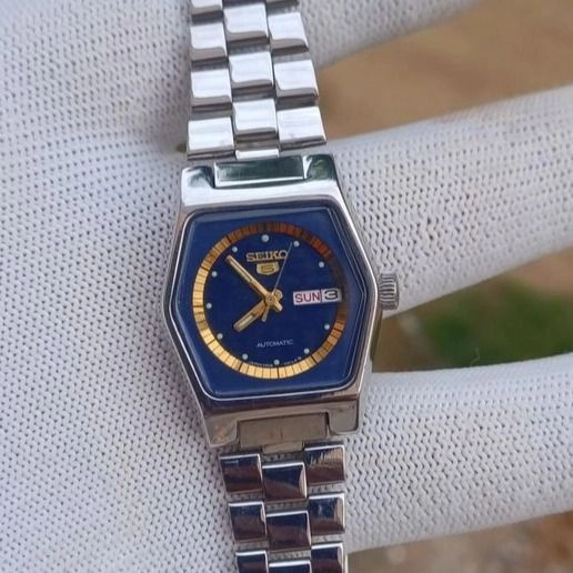 Vintage Seiko 5 Automatic – Ladies Watch 1