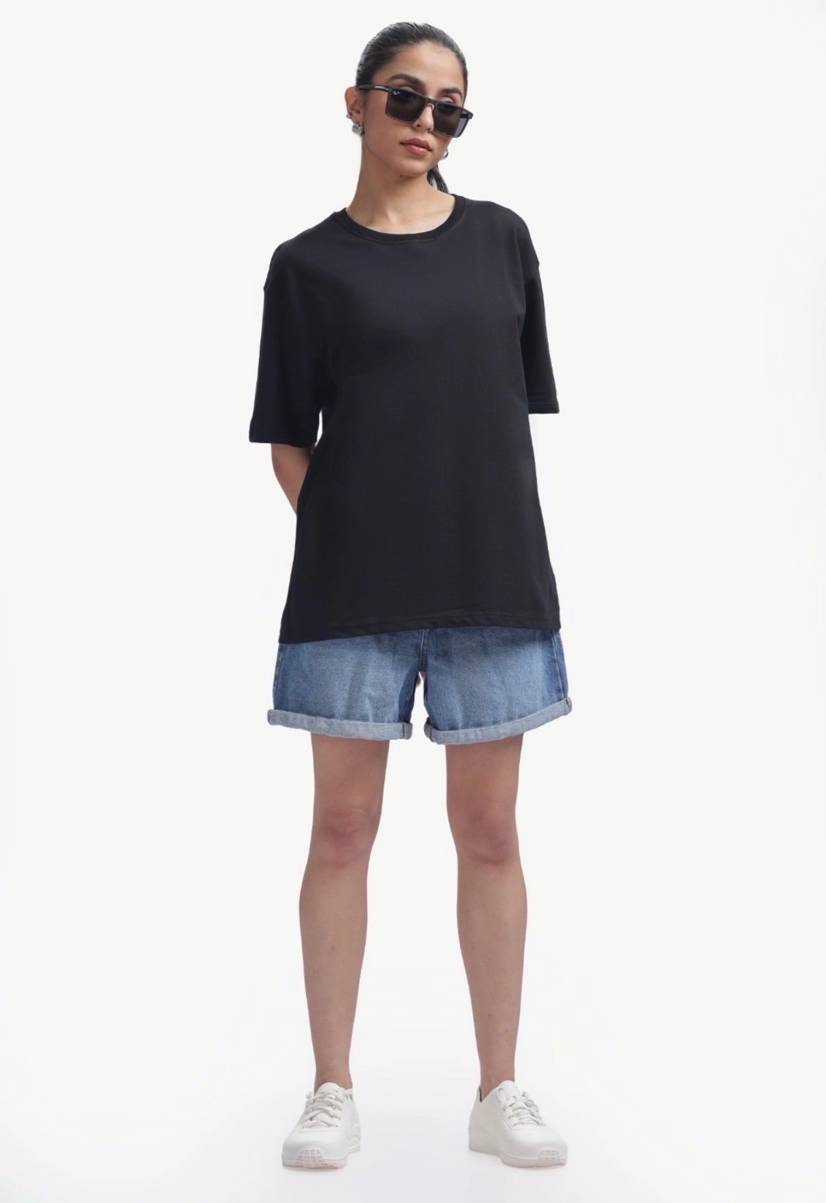 Oversized minimal Tee 2