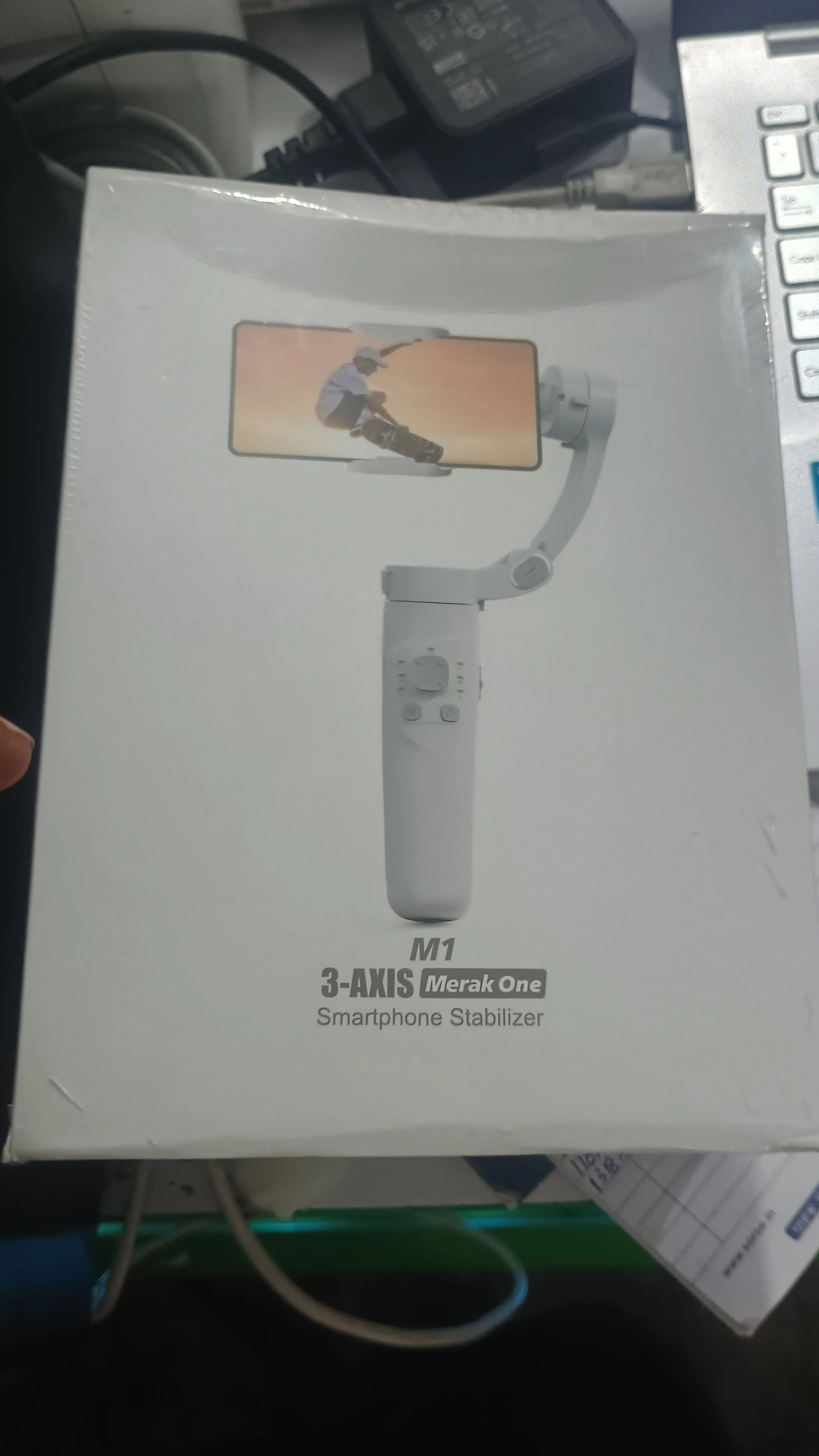gimbal M1 Portable 3-Axis Gimbals Stabilizer for Smartphones with Creative Modes 5.3 GHz AM3 3 Core Processor Designed for Mobile