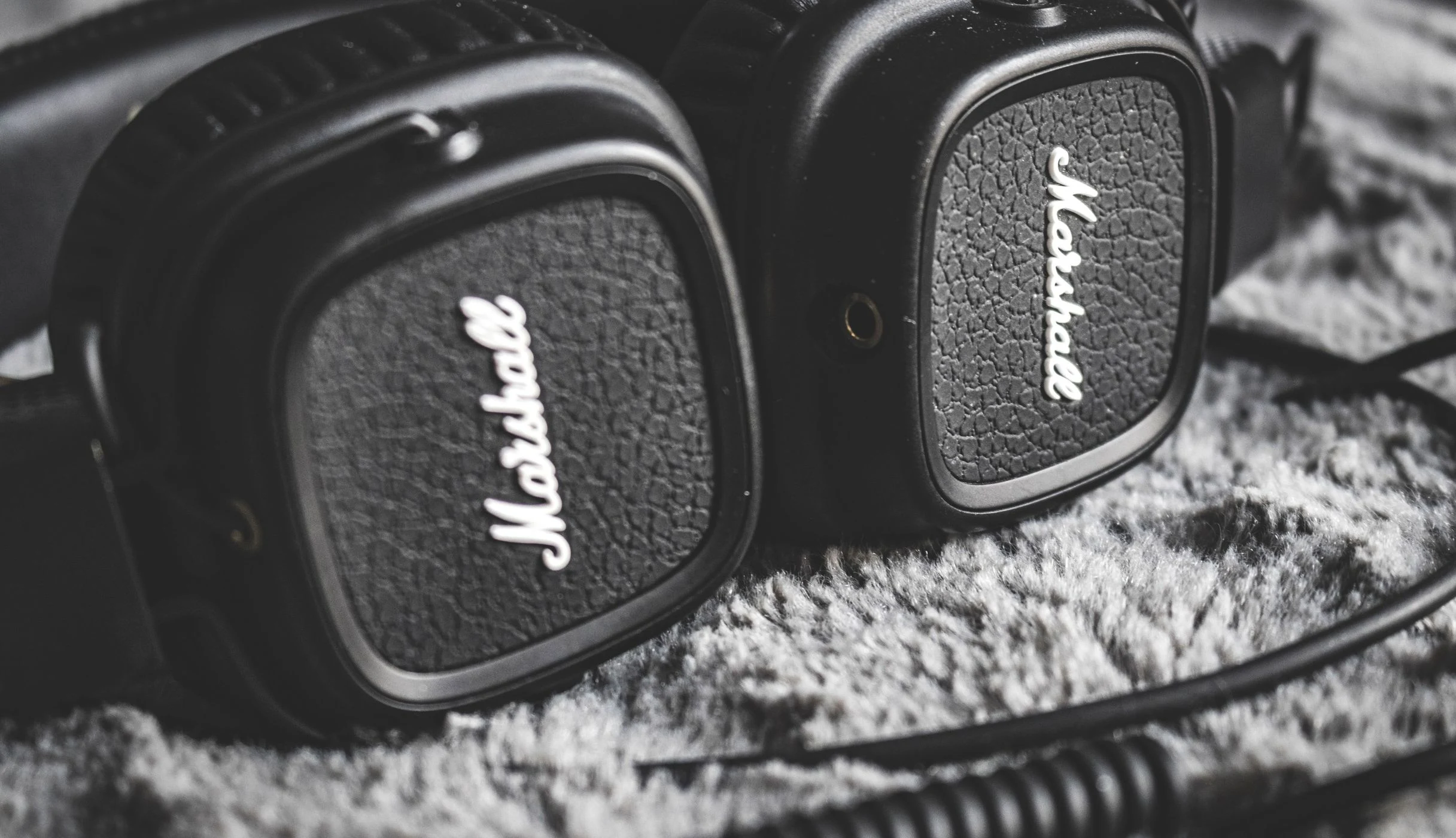 Headphones 🎧