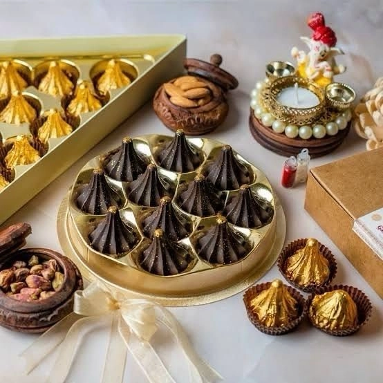 11 Cavity Modak Box with Lid 3