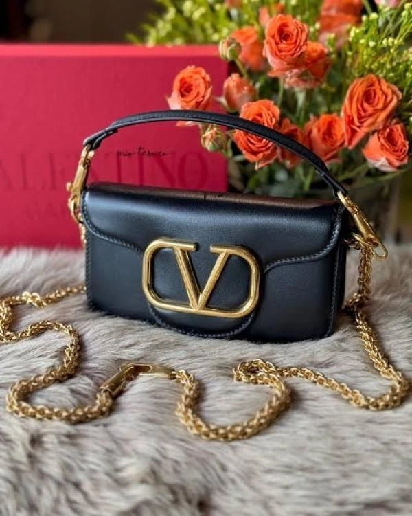 Valentiino Garavani Loc Small Shoulder Bag with box premium quality