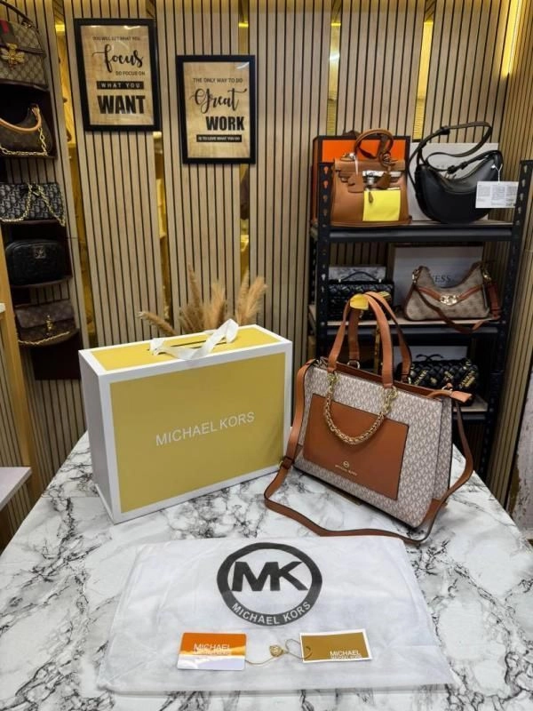 MICHAEL KORRS PRORSUM HANDBAG WITH DUST BAG AND MAGNETIC BOX PREMIUM QUALITY (BIEGE BROWN) 1